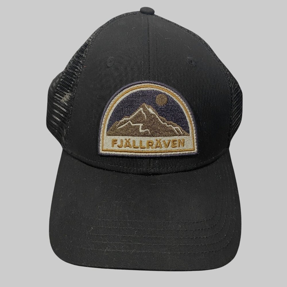 Fjallraven Snapback Black Badge Mesh trucker hat S/M outdoor activewear hiking